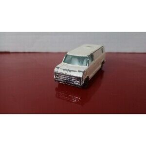 Yatming Ford Econoline Van "Outrageous" No.1501 White Made in Hong Kong